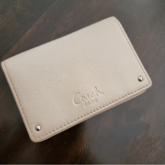 EUC Coach wallet and card holder, beautiful set - Picture 15 of 16